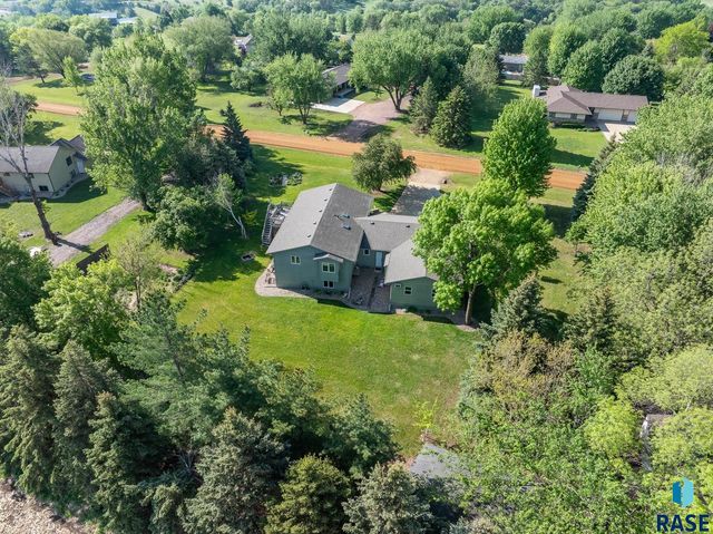 8704 E 38th St Street, Sioux Falls, SD 57110