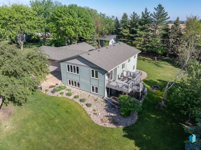 8704 E 38th St Street, Sioux Falls, SD 57110