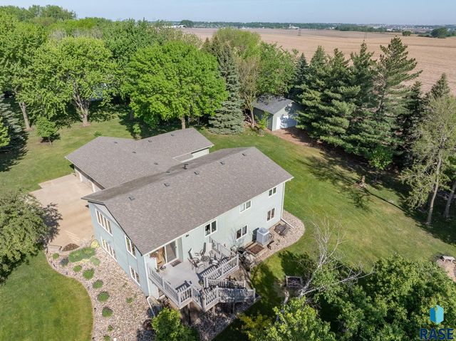 8704 E 38th St Street, Sioux Falls, SD 57110