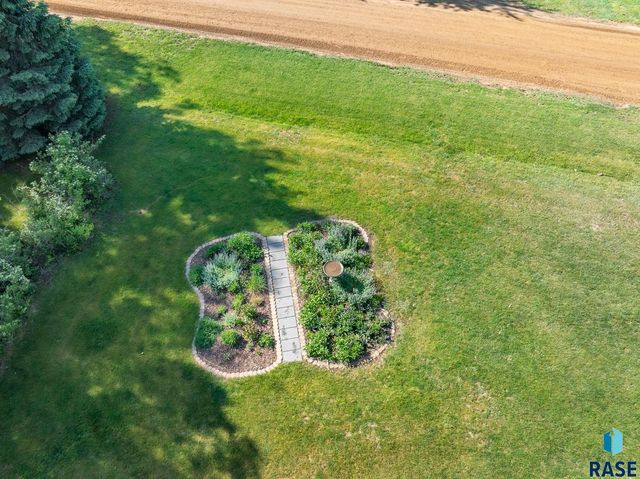 8704 E 38th St Street, Sioux Falls, SD 57110