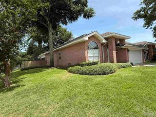 5437 Dynasty Dr, Pensacola, FL 32504