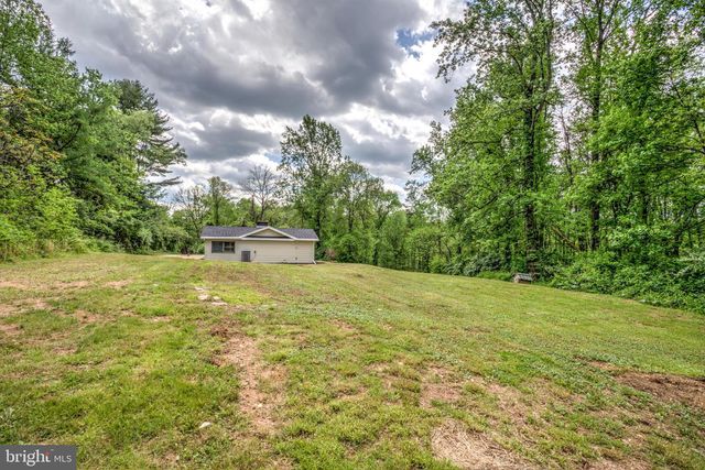 42 HEIDI RD, Delta, PA 17314