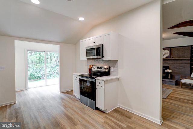 42 HEIDI RD, Delta, PA 17314