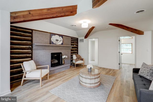 42 HEIDI RD, Delta, PA 17314
