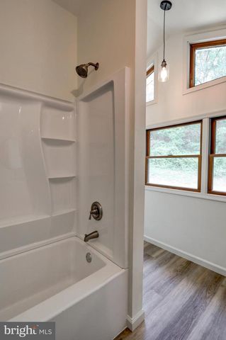42 HEIDI RD, Delta, PA 17314