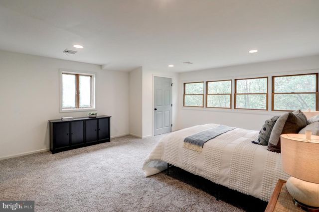 42 HEIDI RD, Delta, PA 17314