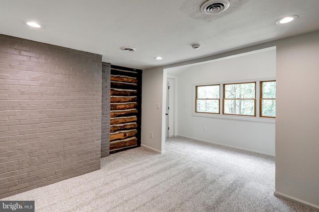 42 HEIDI RD, Delta, PA 17314