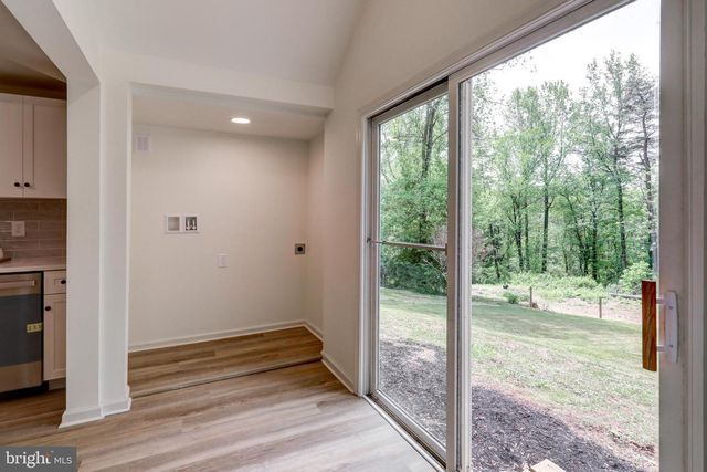42 HEIDI RD, Delta, PA 17314
