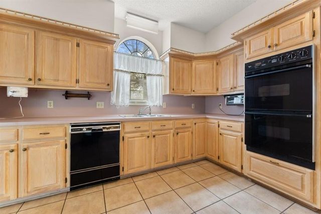 4817 Riverridge Drive, Lake Charles, LA 70605