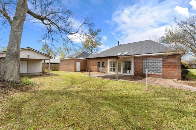 4817 Riverridge Drive, Lake Charles, LA 70605