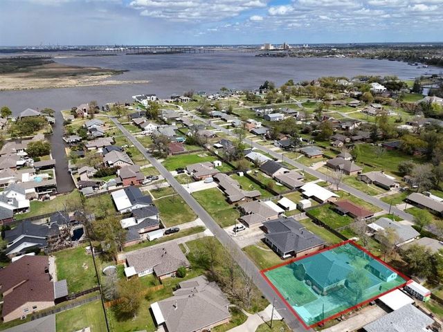 4817 Riverridge Drive, Lake Charles, LA 70605