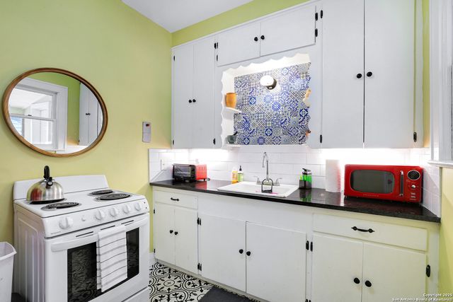 331 Adaes, San Antonio, TX 78207