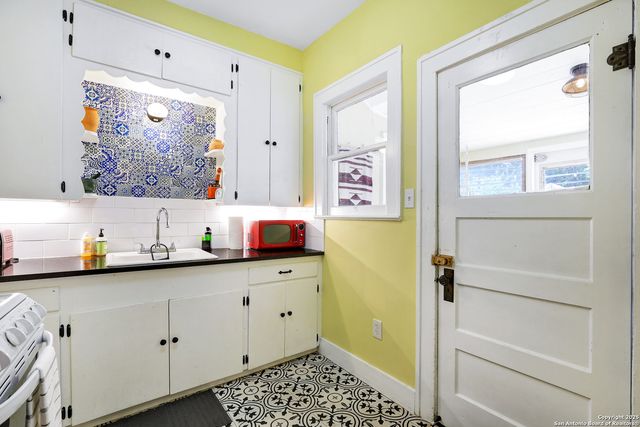 331 Adaes, San Antonio, TX 78207