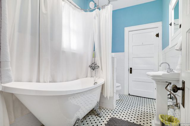 331 Adaes, San Antonio, TX 78207