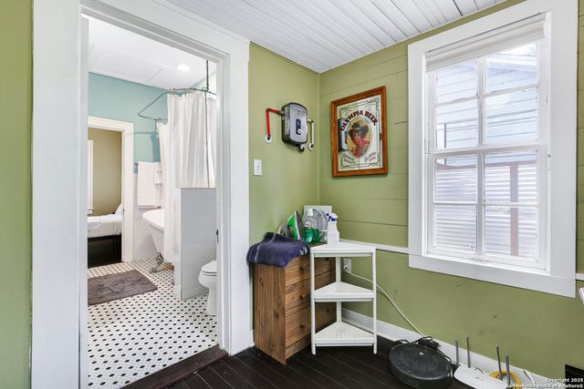 331 Adaes, San Antonio, TX 78207