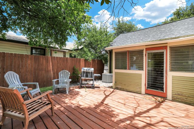 331 Adaes, San Antonio, TX 78207