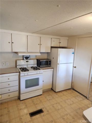 15940 Stoddard Wells RD 30, Victorville, CA 92395