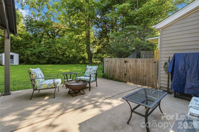 4231 Firethorne Road, Charlotte, NC 28205