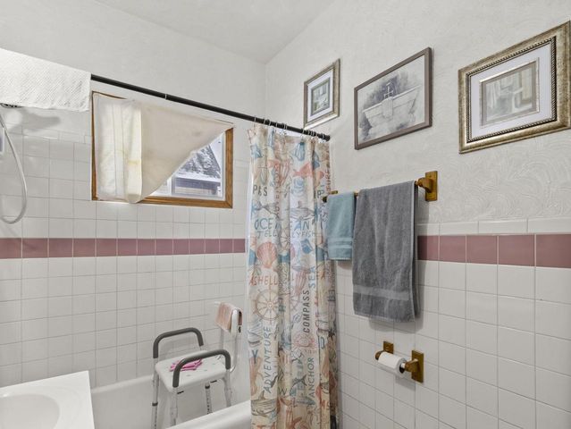 3234 N Achilles STREET, Milwaukee, WI 53212