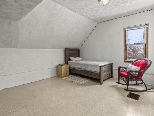 3234 N Achilles STREET, Milwaukee, WI 53212