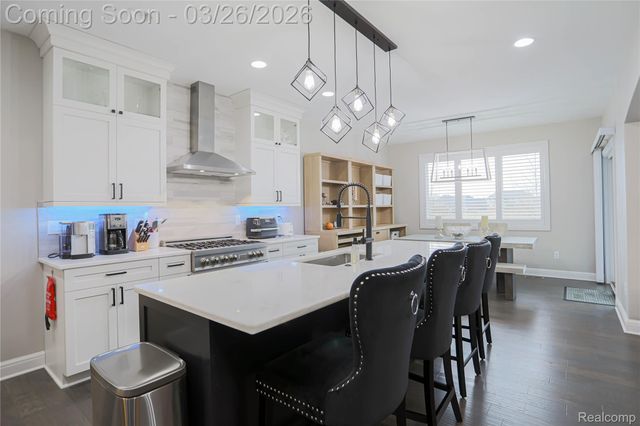 13033 Cathedral Court, Shelby Charter Township, MI 48315