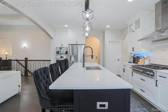 13033 Cathedral Court, Shelby Charter Township, MI 48315