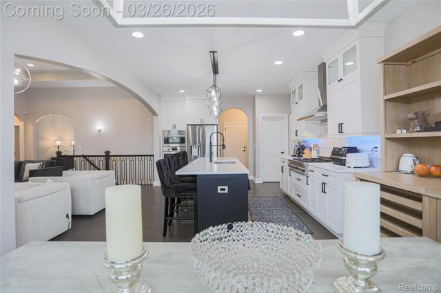 13033 Cathedral Court, Shelby Charter Township, MI 48315