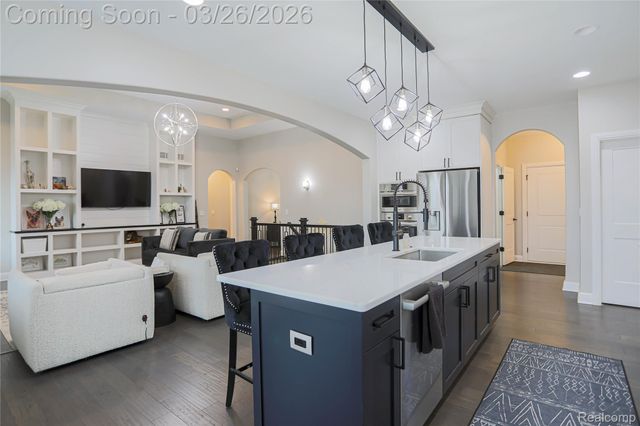 13033 Cathedral Court, Shelby Charter Township, MI 48315