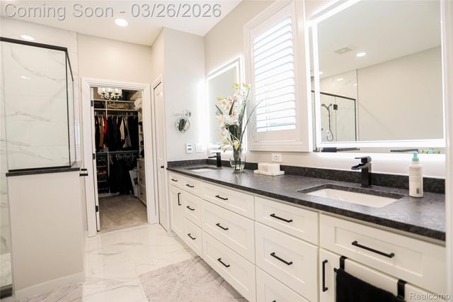 13033 Cathedral Court, Shelby Charter Township, MI 48315