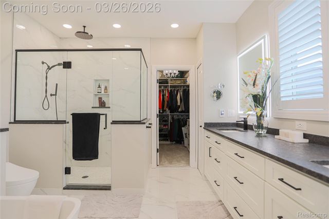 13033 Cathedral Court, Shelby Charter Township, MI 48315