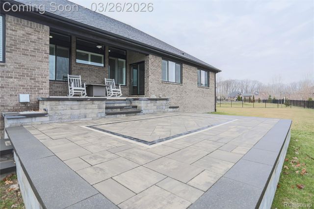 13033 Cathedral Court, Shelby Charter Township, MI 48315