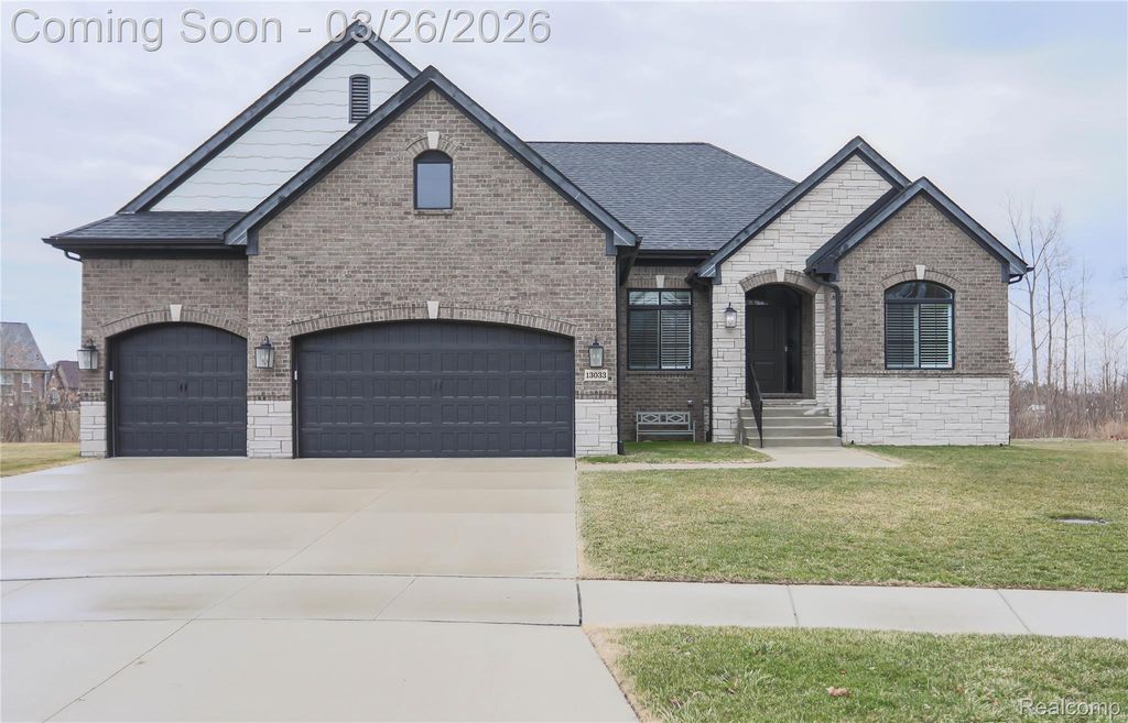 13033 Cathedral Court, Shelby Charter Township, MI 48315
