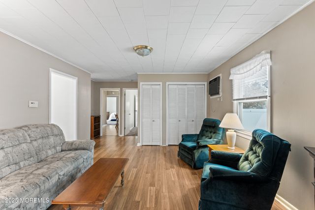 9 Monmouth Place, Keyport, NJ 07735