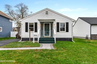 9 Monmouth Place, Keyport, NJ 07735