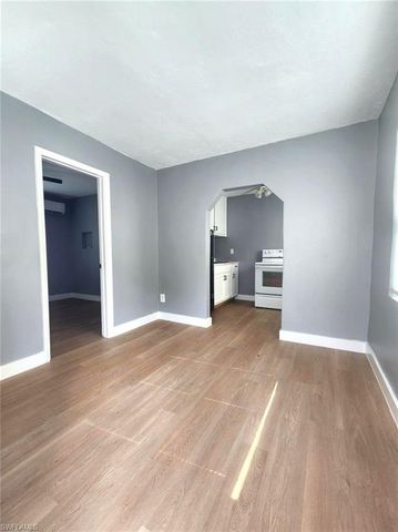 2996 Francis AVE 3, Naples, FL 34112