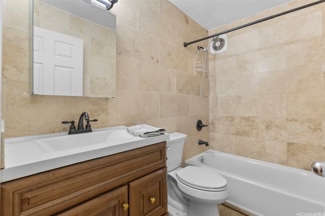 51-636 Kamehameha Highway 213, Kaaawa, HI 96730