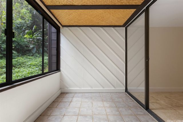 51-636 Kamehameha Highway 213, Kaaawa, HI 96730