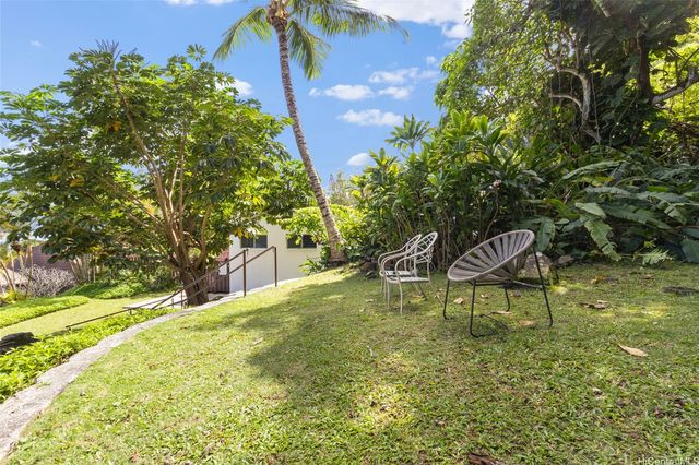 51-636 Kamehameha Highway 213, Kaaawa, HI 96730