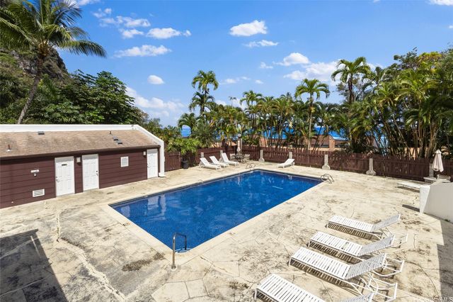 51-636 Kamehameha Highway 213, Kaaawa, HI 96730