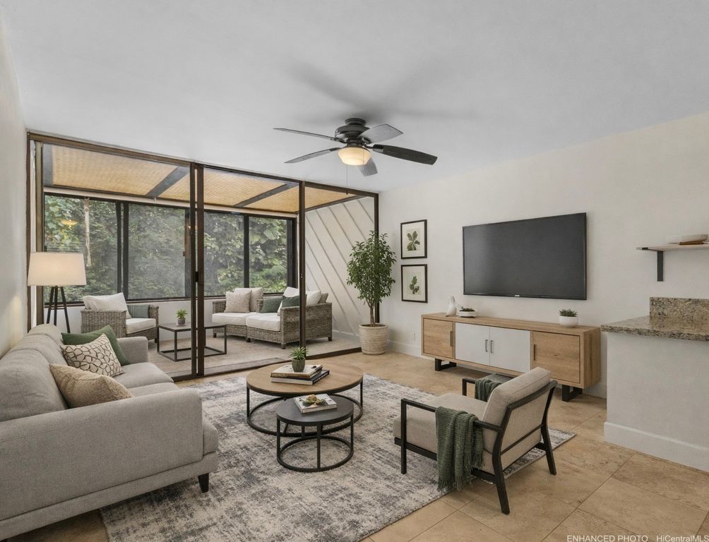 51-636 Kamehameha Highway 213, Kaaawa, HI 96730