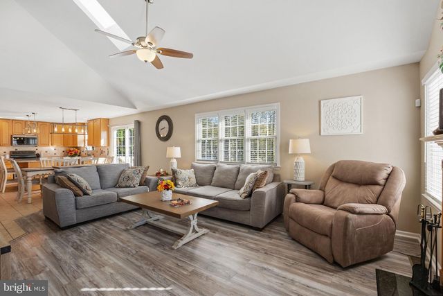 337 S GRAND ST, Hammonton, NJ 08037