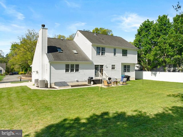 337 S GRAND ST, Hammonton, NJ 08037