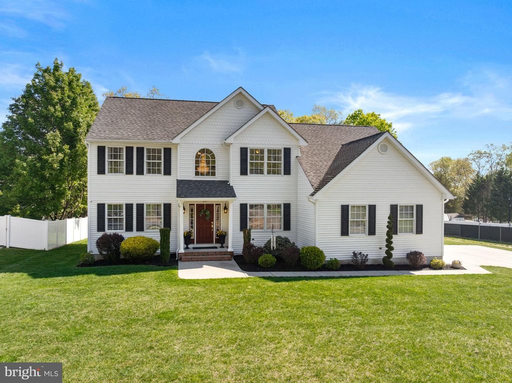 337 S GRAND ST, Hammonton, NJ 08037