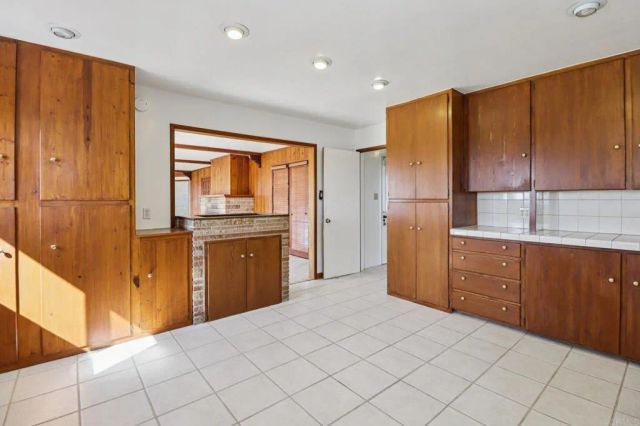 2397 Mira Sol Drive, Vista, CA 92084