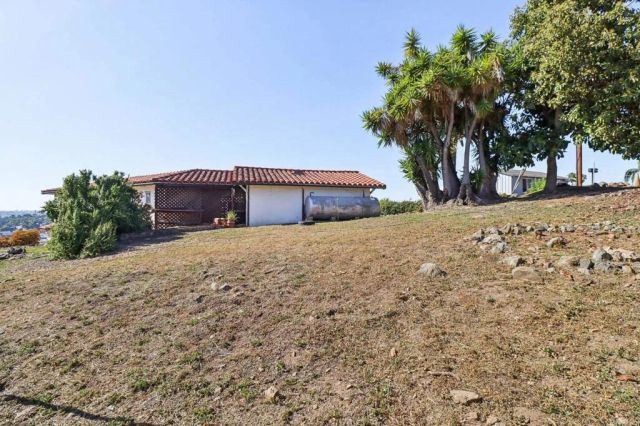 2397 Mira Sol Drive, Vista, CA 92084