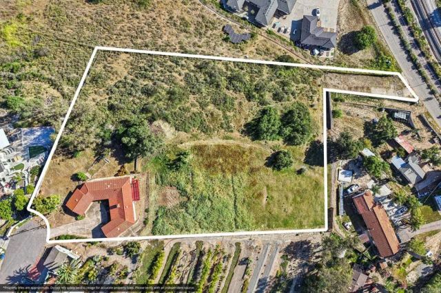 2397 Mira Sol Drive, Vista, CA 92084