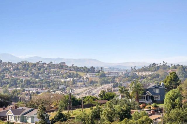 2397 Mira Sol Drive, Vista, CA 92084