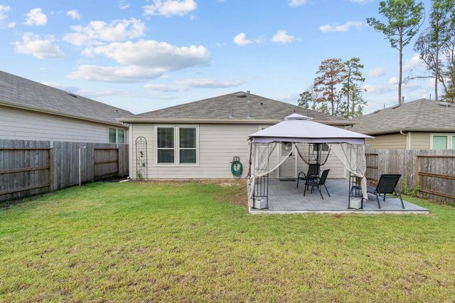 350 Shady Cedar Hill Lane, Willis, TX 77378