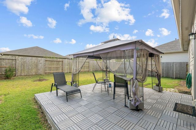 350 Shady Cedar Hill Lane, Willis, TX 77378