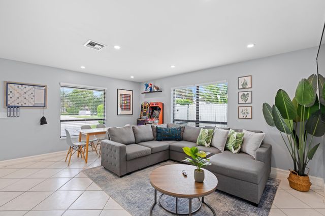 3370 NE 5th Drive, Boca Raton, FL 33431